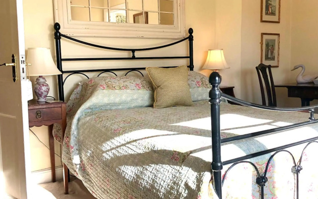 Farthings Hotel and Restaurant