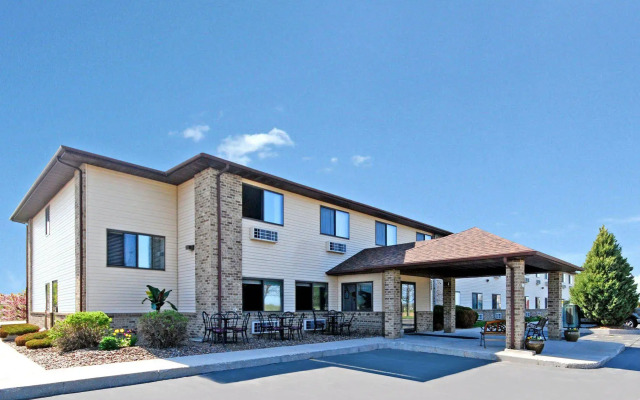 Quality Inn Sheboygan North I-43