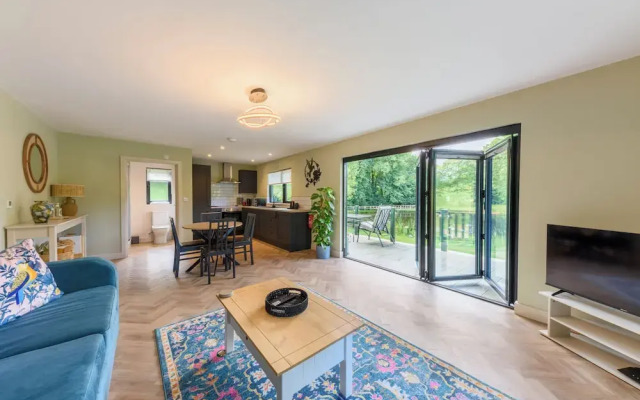 Secret Waterside Lodges in Worcestershire