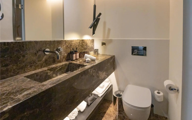 Adia Aluma Athens, Curio Collection By Hilton