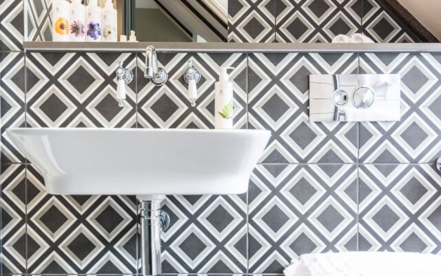 Hallgarth Manor House, Signature Collection
