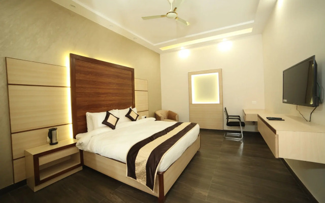 Green Palms Hotel Pacific Mall