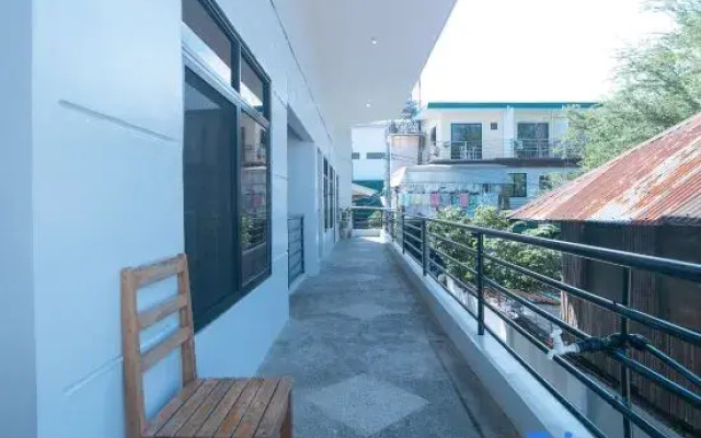 RedDoorz @ Aurea Apartelle
