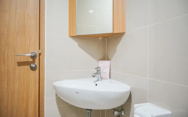Cozy and Lovely Studio Apartment at B Residence