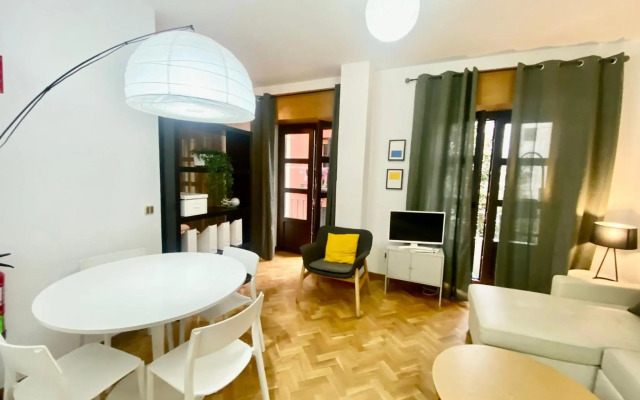 Centro Embajadores / Luxury Apartment