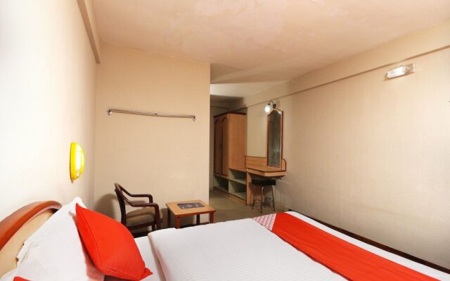 OYO 12956 Royal Hotel