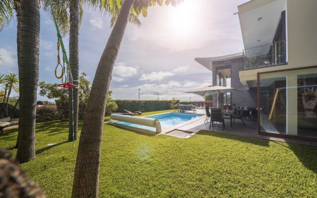 Pool, sun and sea View - Villa das Quebradas