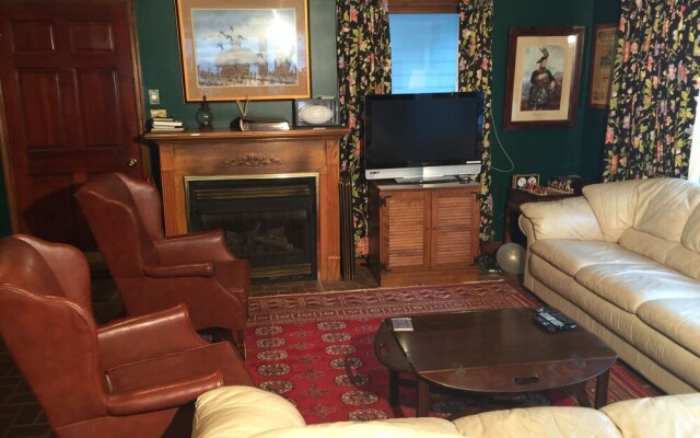 Miles River Guest House