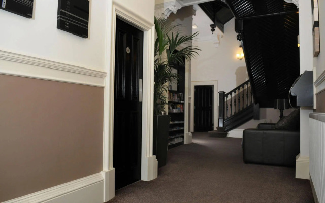 West End Hotel - Hostel