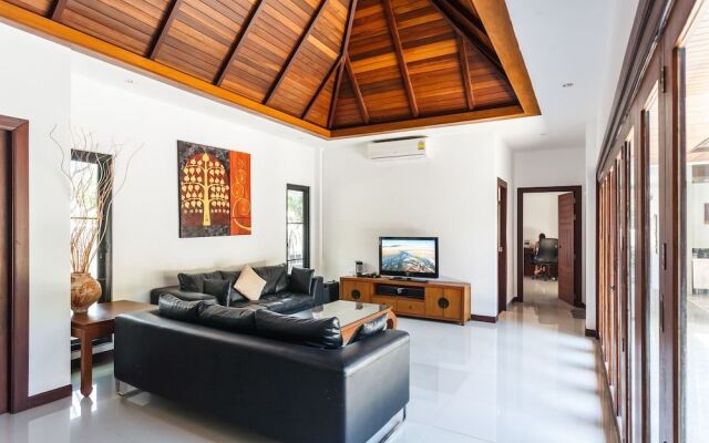 Villa Frangipani by Lofty