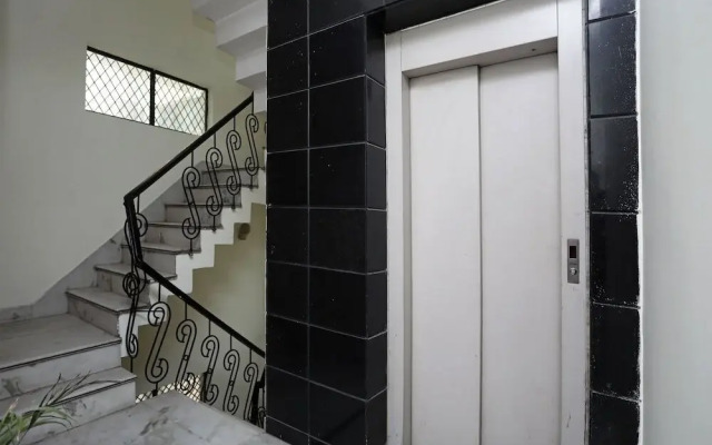 OYO 14875 The Imperial Residency