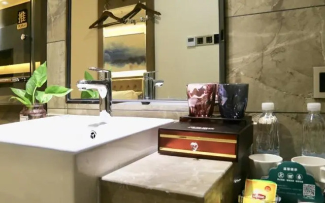 VX Hotel Wuxi Huishan District Luoshe Town Luocheng Avenue