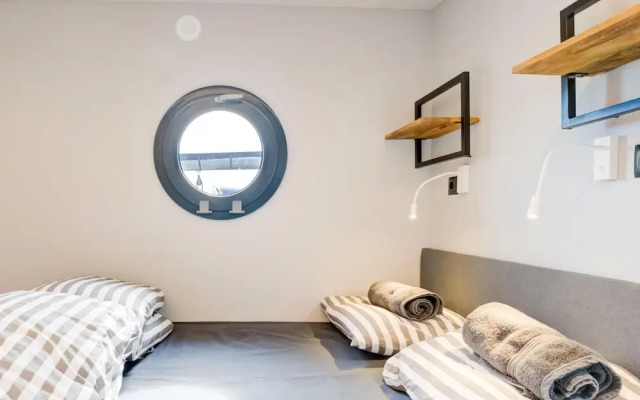 Modern Houseboat in Volendam With Shared Pool