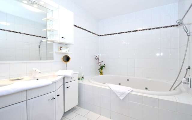 Spacious Apartment with Sauna and Jacuzzi in Harz