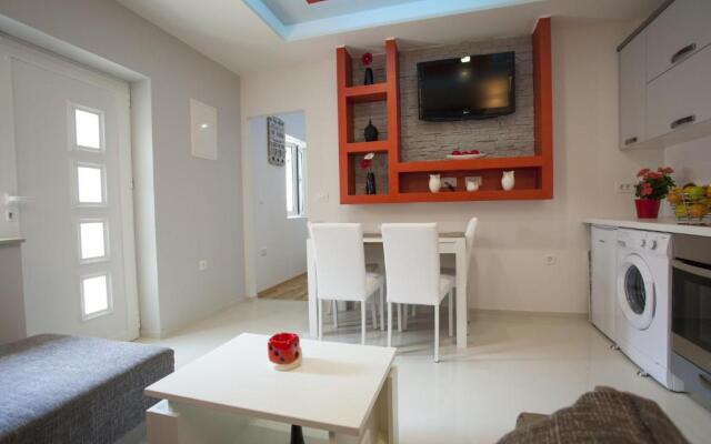 Lara Apartments