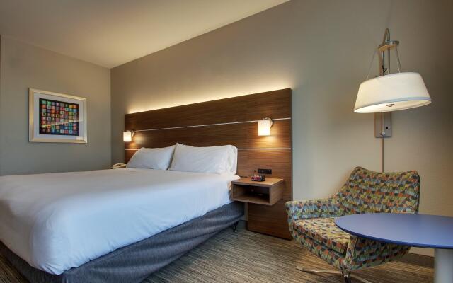 Holiday Inn Express Hotel & Suites Vernon College Area, an IHG Hotel