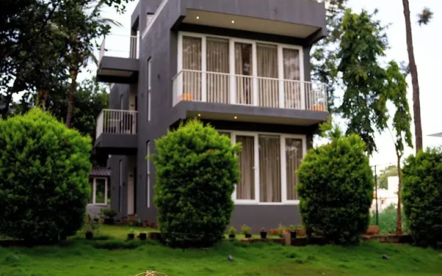 Thavika Silverwood Residence Yelagiri