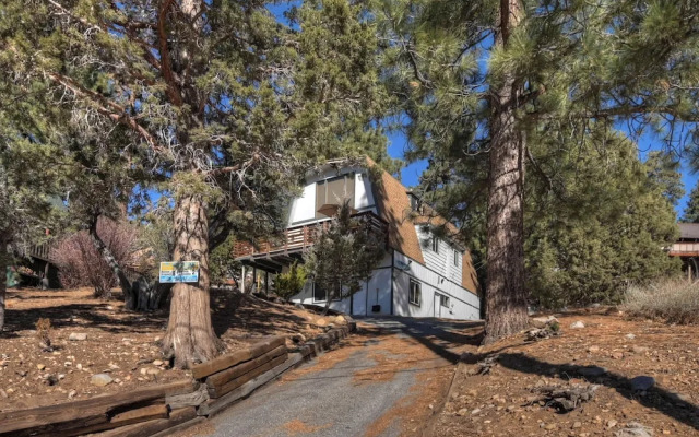 Yosemite Pines Cabin - Sleeps 8