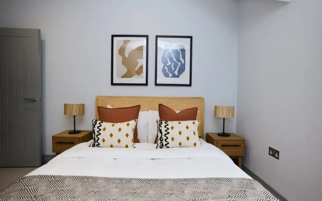 The Putney Sanctum - Beckoning 2bdr Flat With Balcony