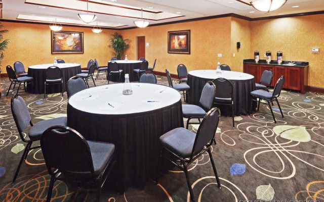 Holiday Inn Express Hotel & Suites POTEAU by IHG