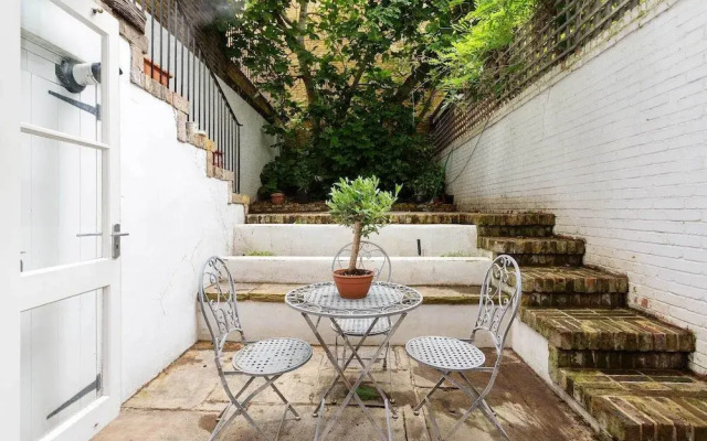 Relaxing Escape by the Kings Road