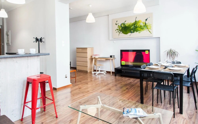 Modern-deluxe central apt in Athens