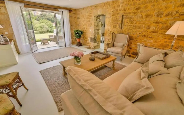 Par la Riviere (Adults Only)