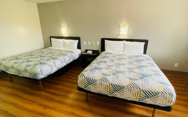 Motel 6 Duncanville, TX - Dallas