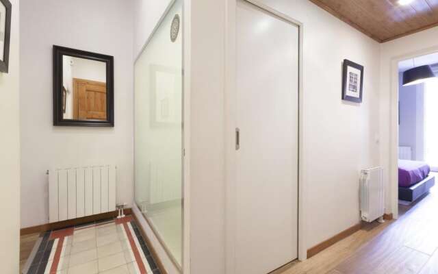 Akira Flats Roger de Flor Chic apartment