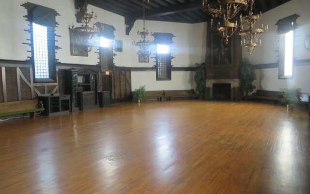 Urbana Landmark Hotel