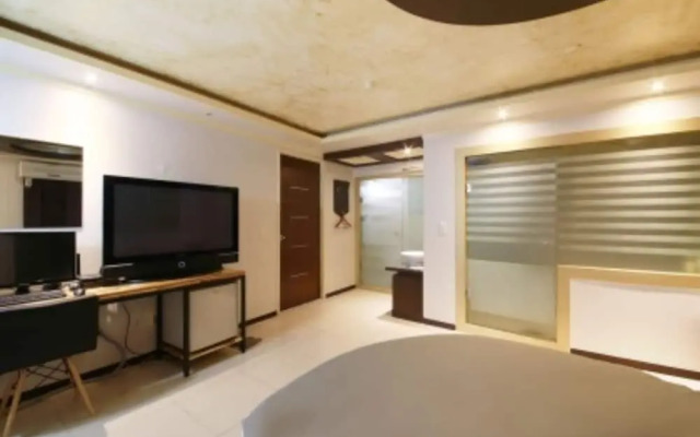 Mate Hotel