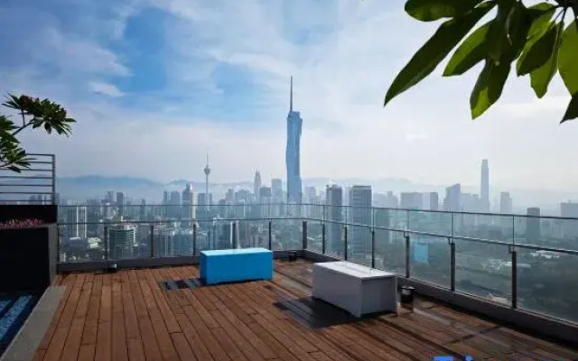 Riveria Premium Kuala Lumpur, Roam