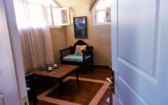 Loukas Kontos Traditional House