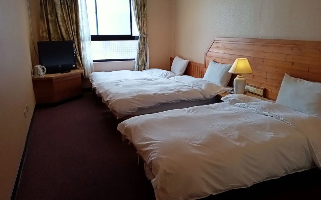 Chungli Business Hotel