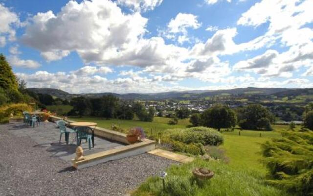 Frondderw Country House