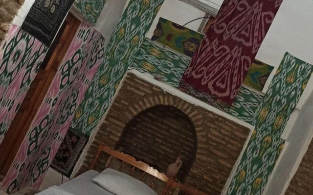 Mekhtar Ambar  Caravan sarai XIX
