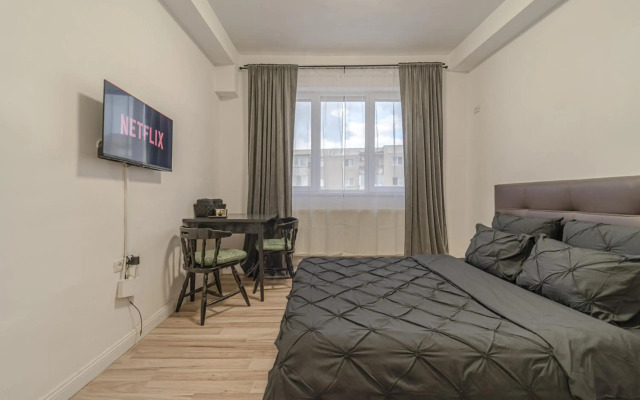 Modern apartment with private bath