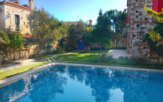 Alacati Zeytin Konak Hotel