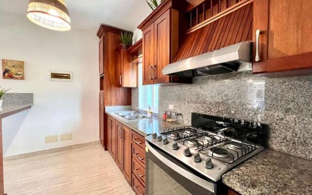 Amazing apartment in thecity 30mins from the beach