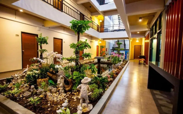Kanyarat Lakeview Condominium by Wilai