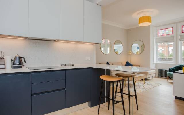 Modern 3 Bedroom Flat in West Hampstead