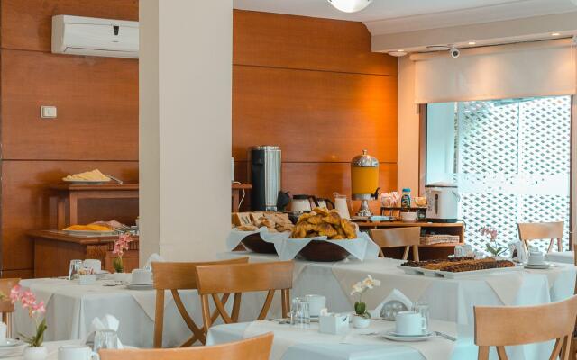 Sunset Beach Hotel