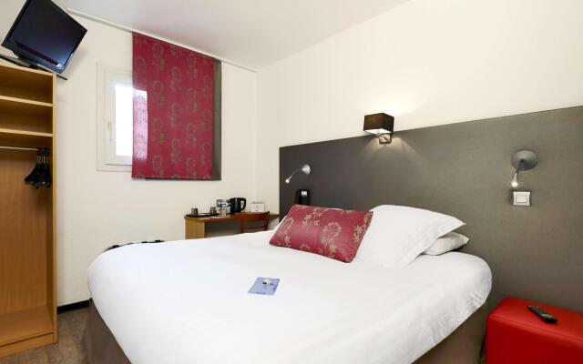 Hôtel, restaurant Kyriad Fréjus