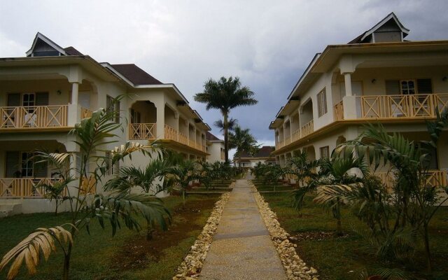 Coral Seas Beach Resort