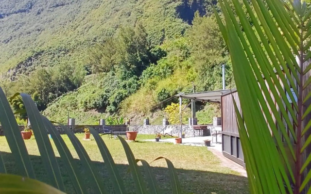 Meublé de tourisme " Le Jasmin Étoilé"- Hell-Bourg - SALAZIE
