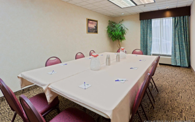 Holiday Inn Express Suites Charleston by IHG