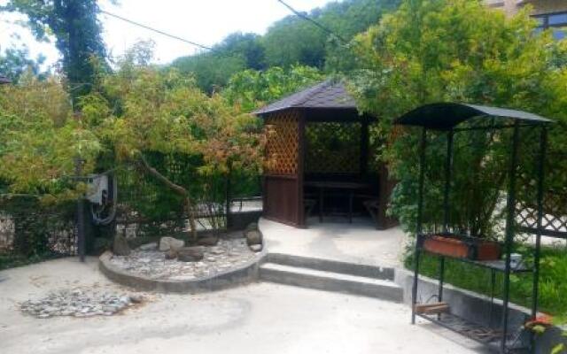 On Zarechnaya Guest House
