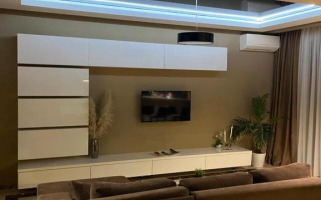 Sas 1 Luxury Apartments