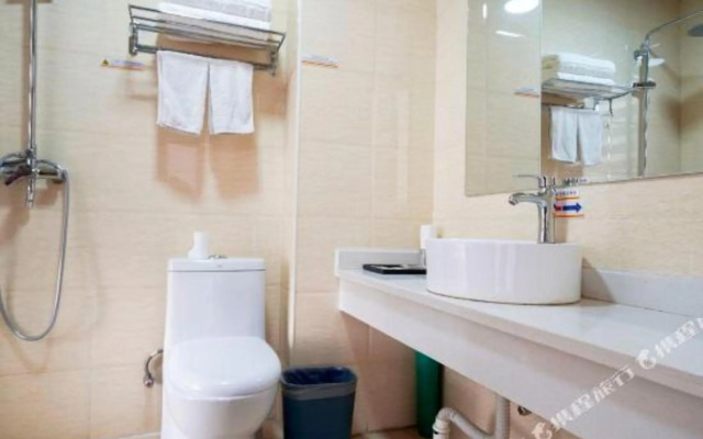 Super 8 Hotel Longnan Wudu Pan Xuan Lu Square