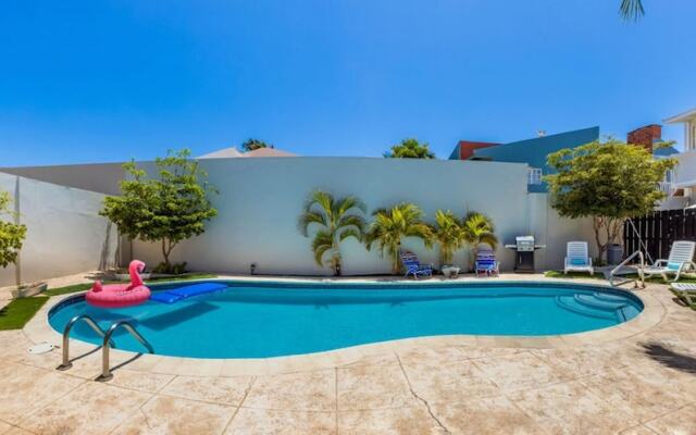 Sleeps 16 Palm Beach - 6BR Villa w Private Pool